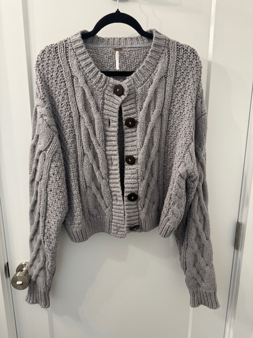 TWO Free People Cropped Bonfire Cardi Cardigans Size L - Grey & Cream - Picture 2 of 9